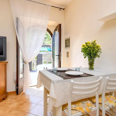 Apartament Pietre Antiche 1 *