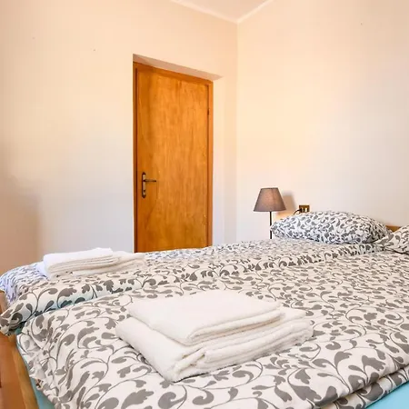 Apartament Pietre Antiche 1 *